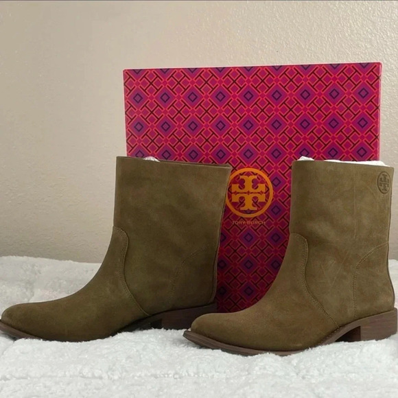 Tory Burch, Siena Bootie, Color River Rock, Size 7.5, Ankle length, Suede - Picture 1 of 11